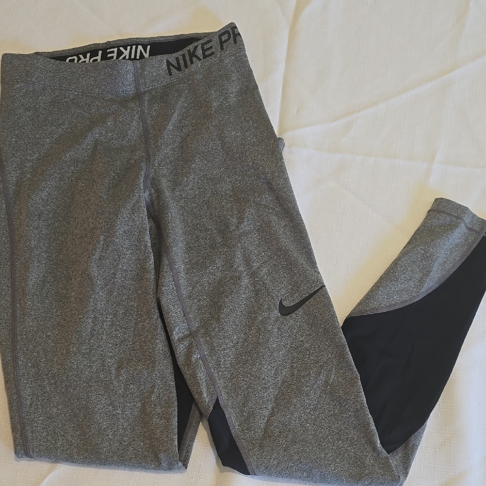 Nike Pro Dri Fit  Women's XS Black & Grey Leggings
